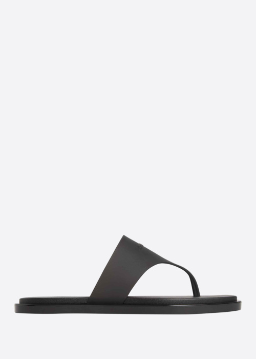 Calvin Klein šlepetės per pirštą