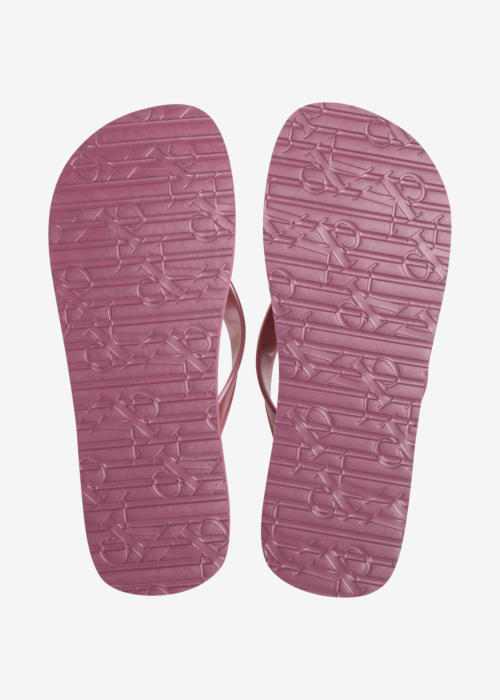 Calvin Klein šlepetės per pirštą