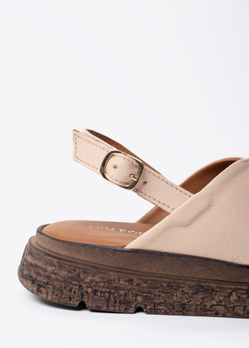 Ten Points bateliai Mona