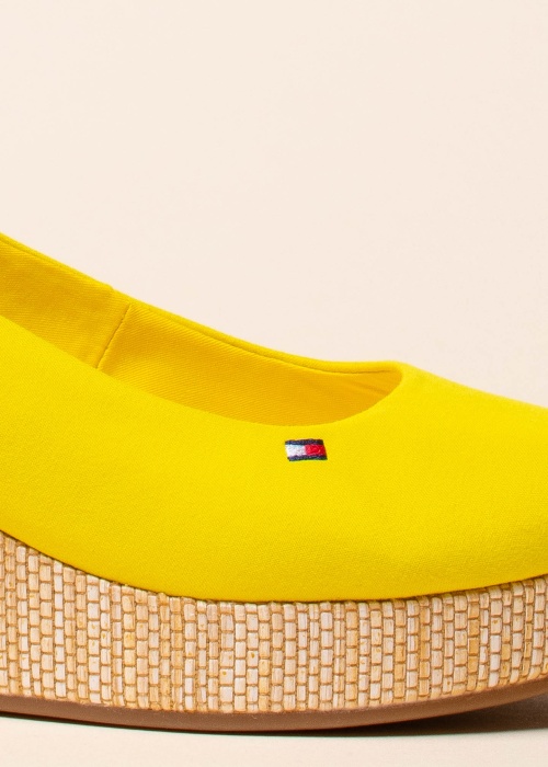 Tommy Hilfiger bateliai