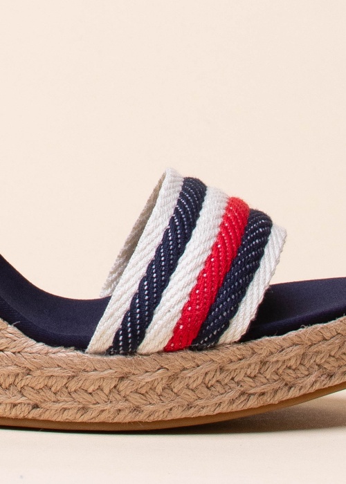 Tommy Hilfiger bateliai