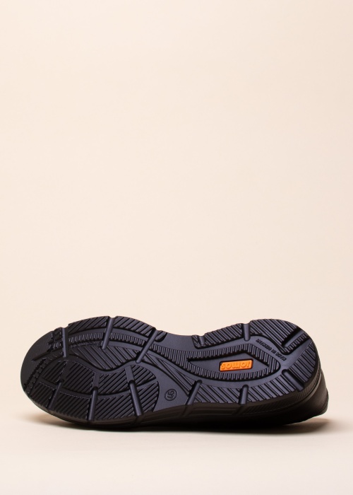 Jomos uždari bateliai