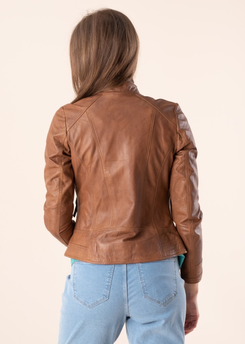 Mustang striukė Mu-wnos-blanca