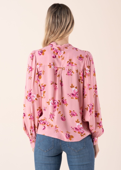 Y.A.S palaidinė Sanna