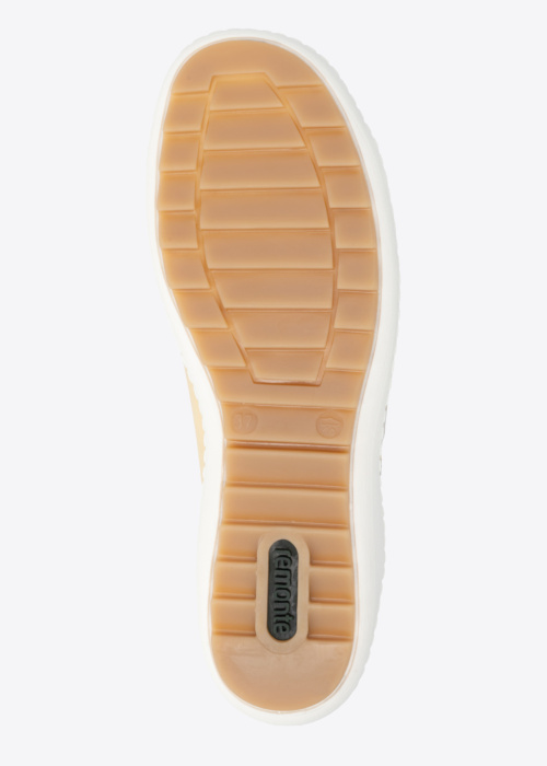 Remonte laisvalaikio bateliai