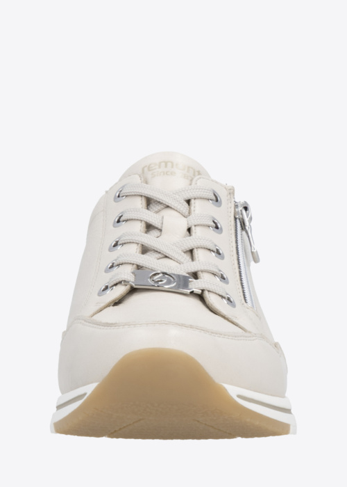 Remonte laisvalaikio bateliai