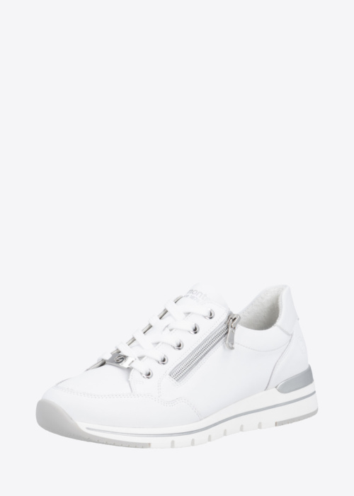 Remonte laisvalaikio bateliai