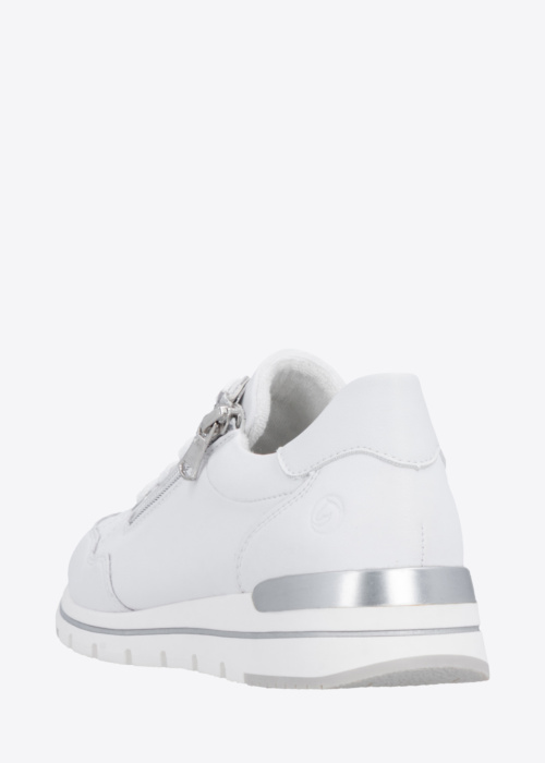 Remonte laisvalaikio bateliai