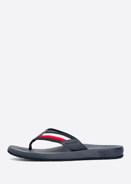 Tommy Hilfiger šlepetės per pirštą
