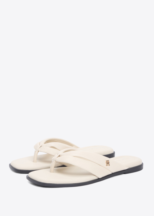 Tommy Hilfiger bateliai