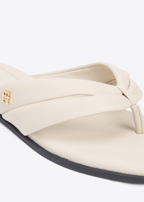 Tommy Hilfiger bateliai