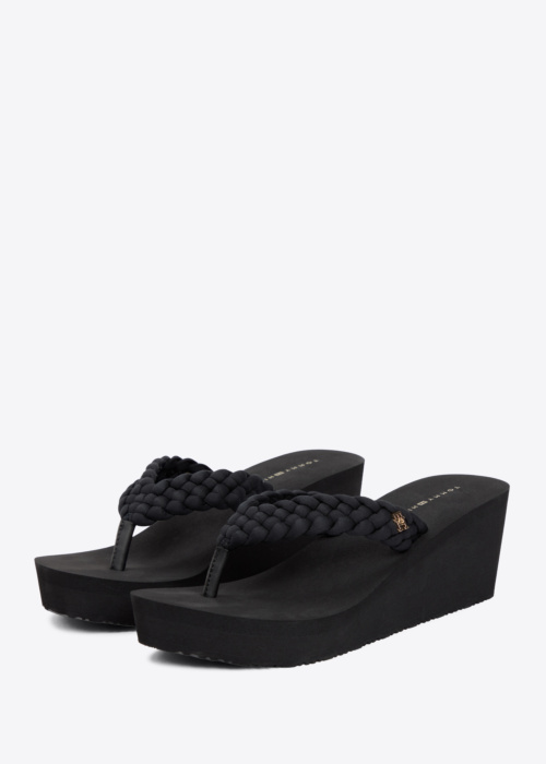 Tommy Hilfiger šlepetės per pirštą