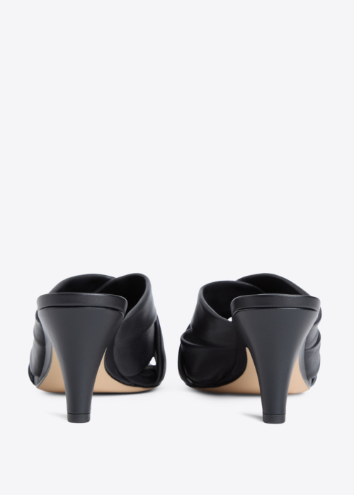 Tommy Hilfiger bateliai