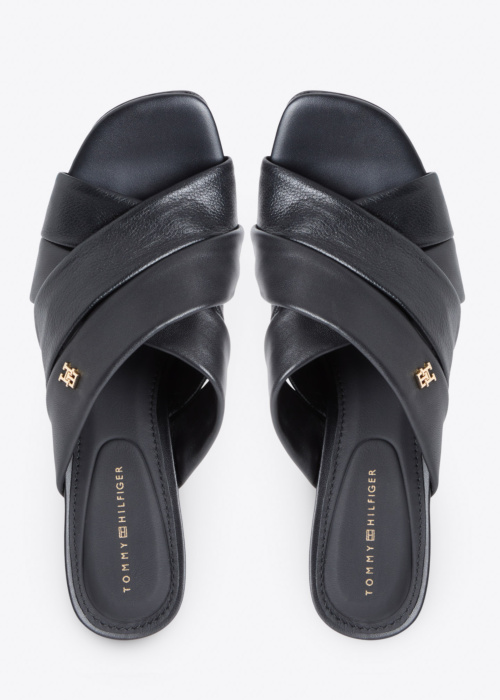 Tommy Hilfiger bateliai