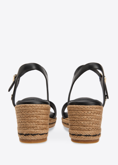 Tommy Hilfiger bateliai