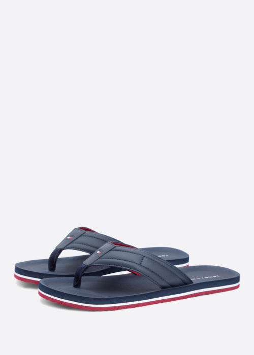 Tommy Hilfiger šlepetės per pirštą