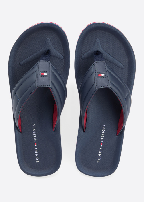 Tommy Hilfiger šlepetės per pirštą