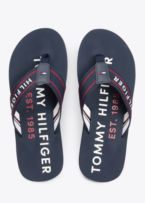 Tommy Hilfiger šlepetės per pirštą