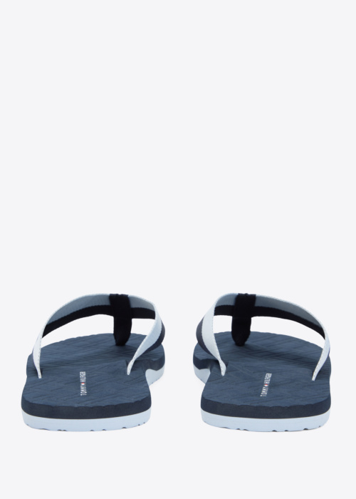 Tommy Hilfiger šlepetės per pirštą