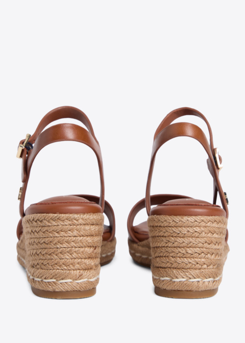 Tommy Hilfiger bateliai