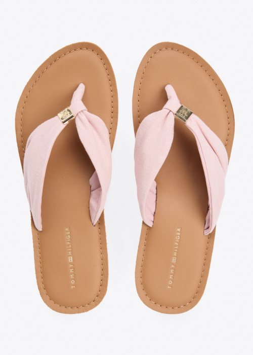 Tommy Hilfiger šlepetės per pirštą