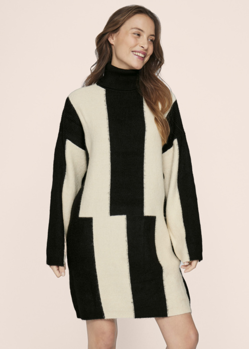 Vila megzta suknelė Signe