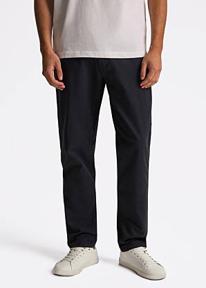 Diverse kelnės Kais