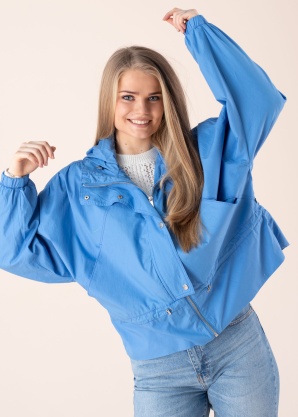 Esprit pavasario-rudens striukė