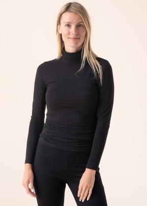 b.young palaidinė Pamila