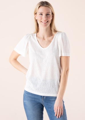 b.young palaidinė Sakia