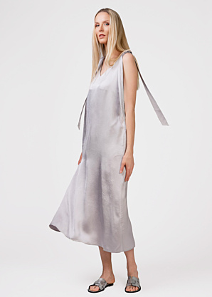 Ivo Nikkolo suknelė