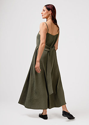 Ivo Nikkolo suknelė