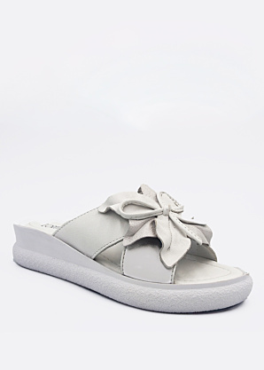 Loretta Vitale bateliai