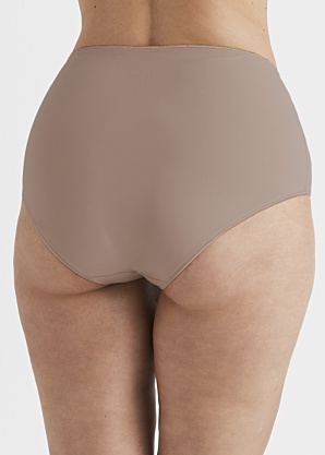 Miss Mary of Sweden kelnaitės