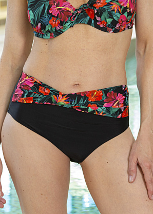 Trofe maudymosi kelnaitės