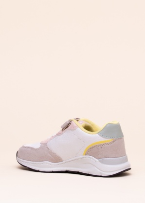 SJ laisvalaikio bateliai