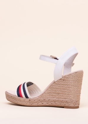 Tommy Hilfiger bateliai