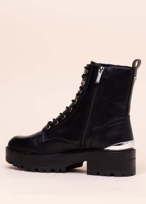 Guess aulinukai Fearne