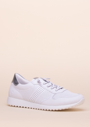 Remonte laisvalaikio bateliai