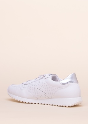 Remonte laisvalaikio bateliai