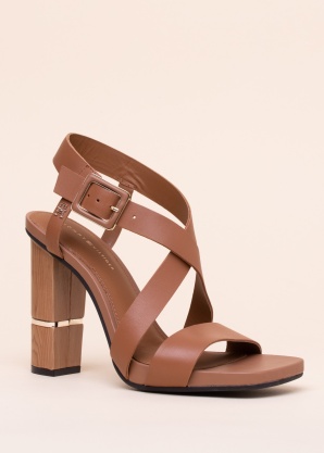 Tommy Hilfiger bateliai