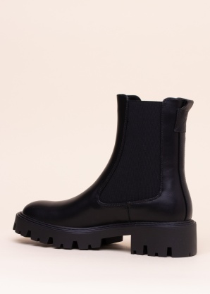 Only aulinukai Betty-1