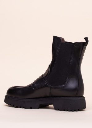 NeroGiardini aulinukai