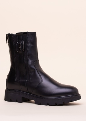 NeroGiardini aulinukai