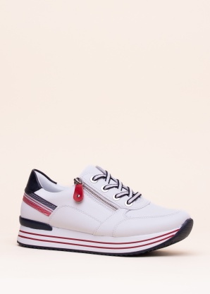 Remonte laisvalaikio bateliai