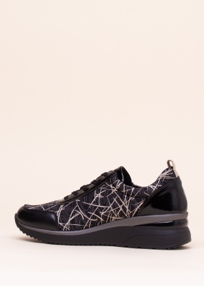 Remonte laisvalaikio bateliai