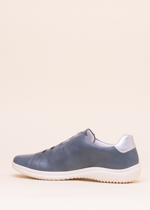 Remonte laisvalaikio bateliai