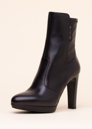 NeroGiardini aulinukai