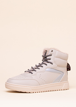 SJ laisvalaikio batai