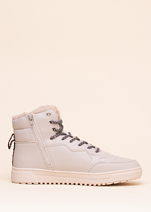 SJ laisvalaikio batai